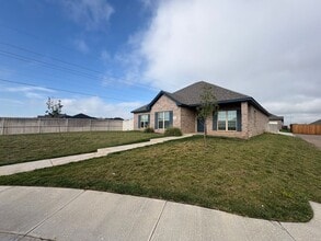 Building Photo - 7402 Jake St
