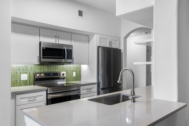 Building Photo - Cortland Lakecrest