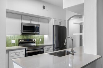 Building Photo - Cortland Lakecrest