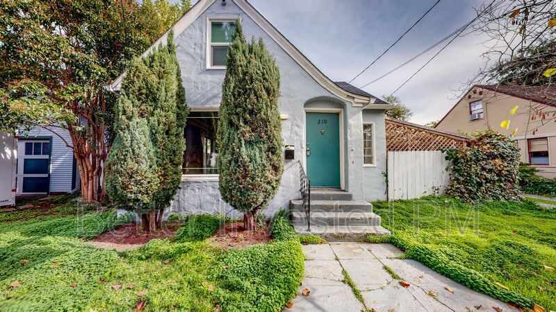 Foto principal - 210 Brown St