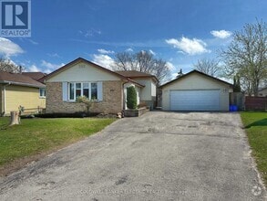 Building Photo - 843 Orpington Rd
