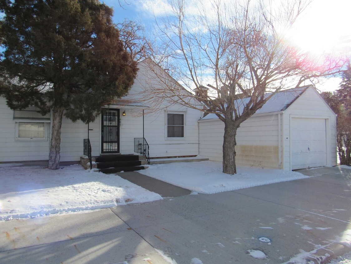 Primary Photo - Downtown Bungalow