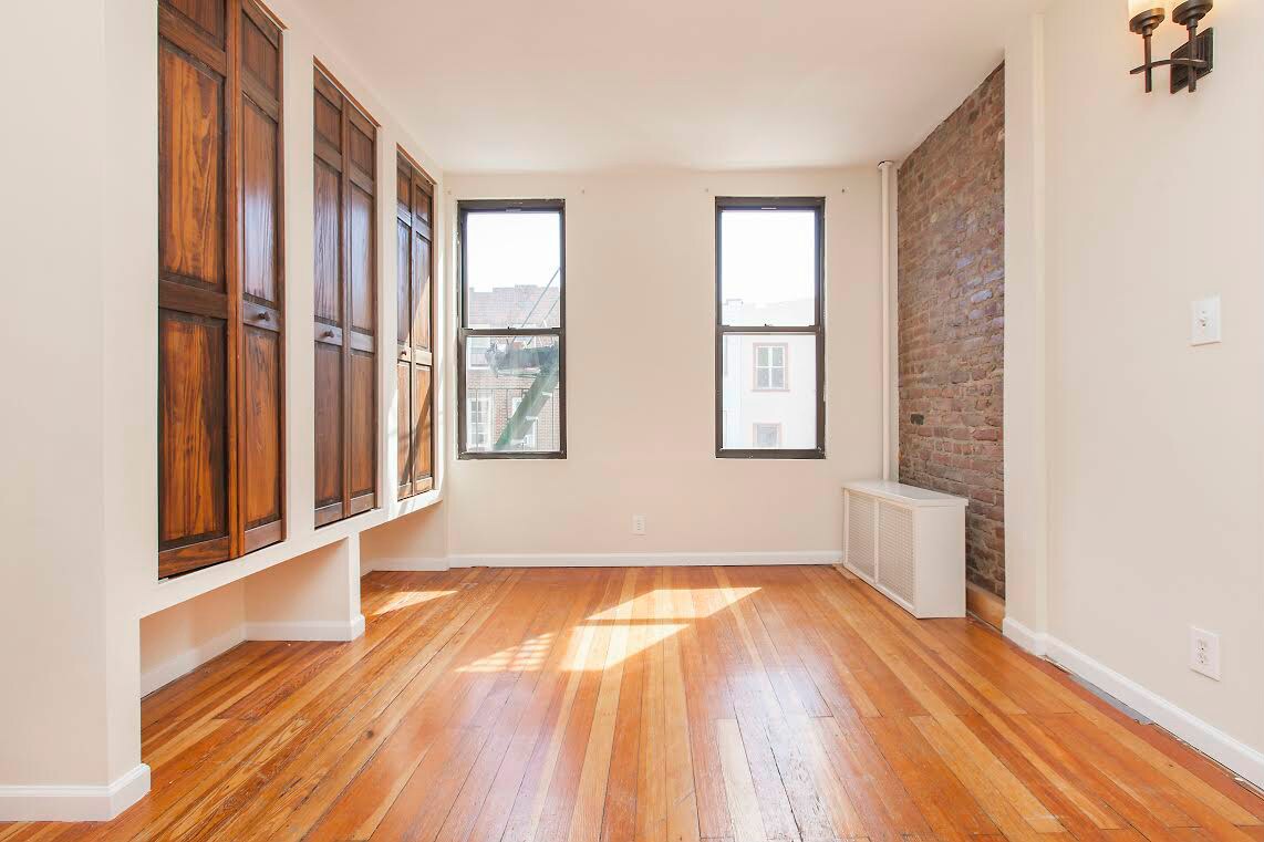 Primary Photo - 277 22nd St