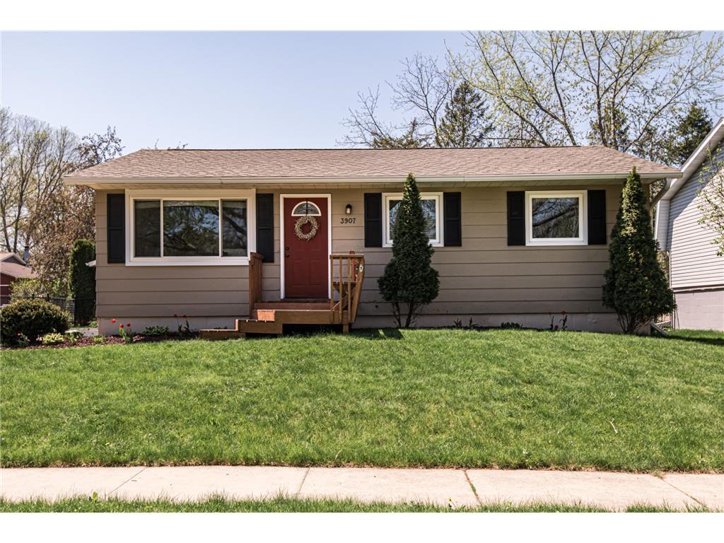 Foto principal - 3907 14th Ave NW