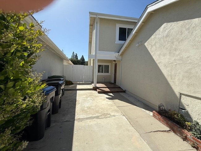 Building Photo - 5867 Cape Horn Dr