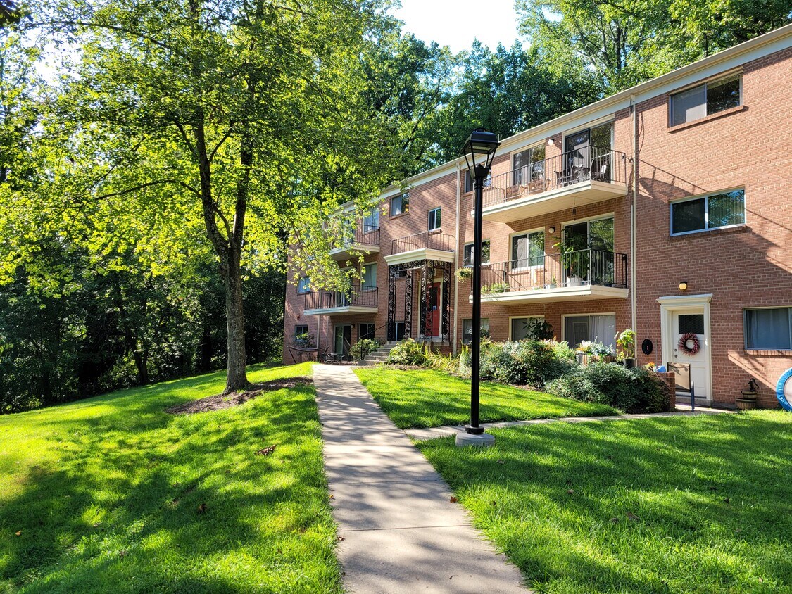 10684 Weymouth St Unit 101, Bethesda, MD 20814 Condo for Rent in