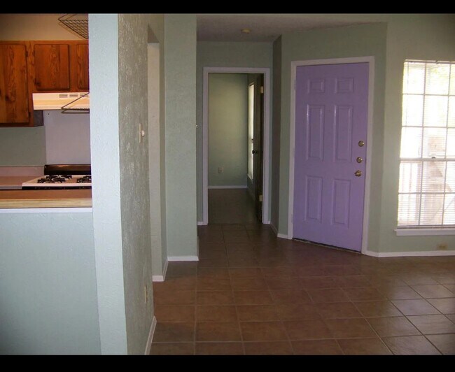 Foto del edificio - 7605 Woodstone Cove