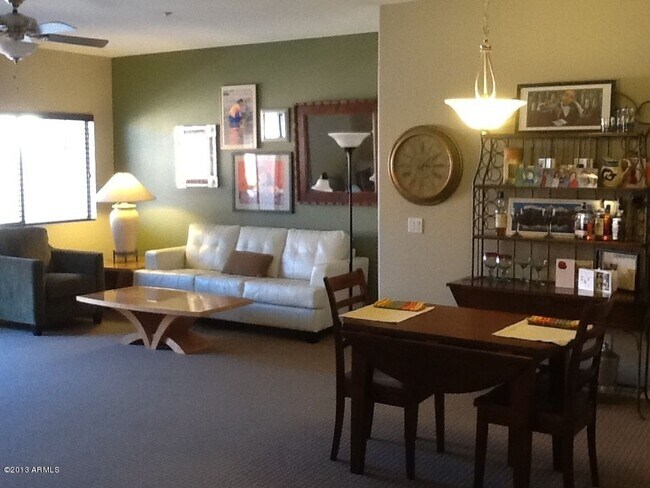 Living & Dining - large - 805 S Sycamore