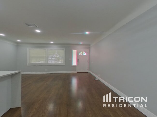 Building Photo - 1628 S Highland Ave