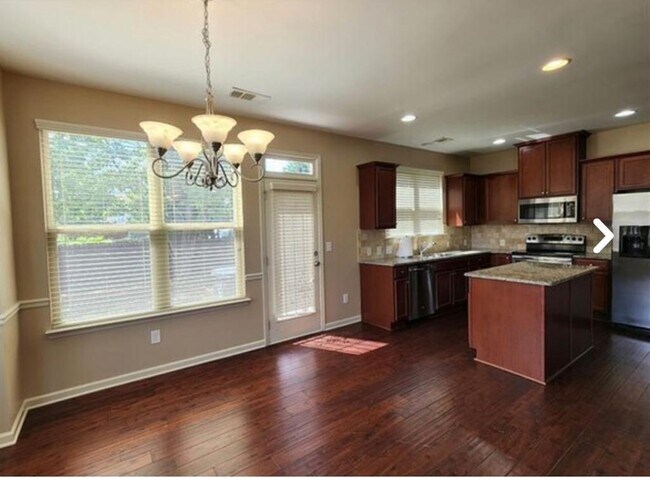 Building Photo - 2204 Spicy Pine Ln