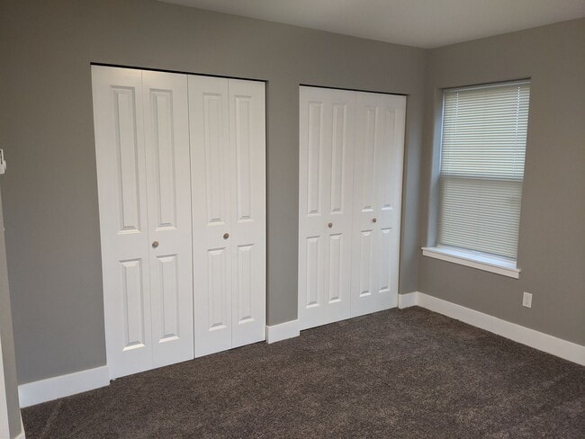 Building Photo - 7655 Parkland Dr