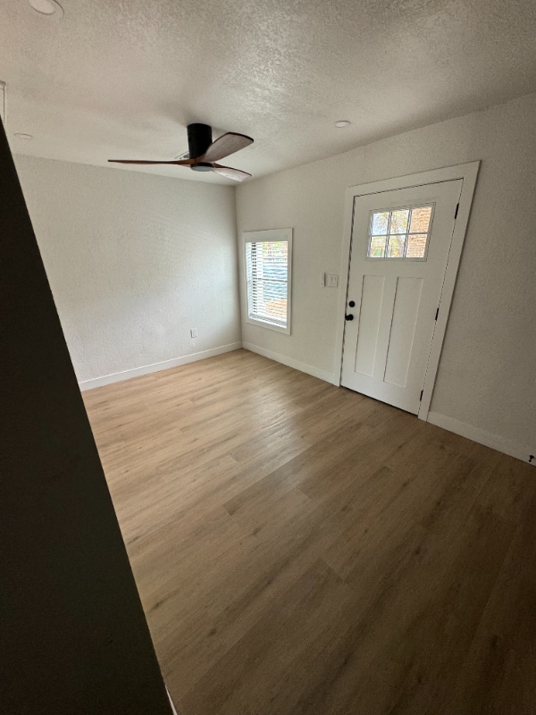 Photo - 1155 E Diamond St Apartment