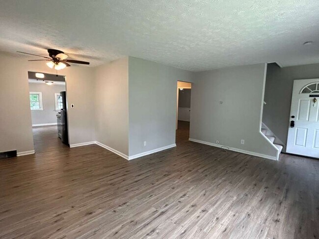 Foto del edificio - 26901 Farringdon Ave