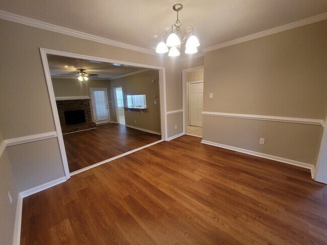 Foto del edificio - 5333 Kindlewood Dr