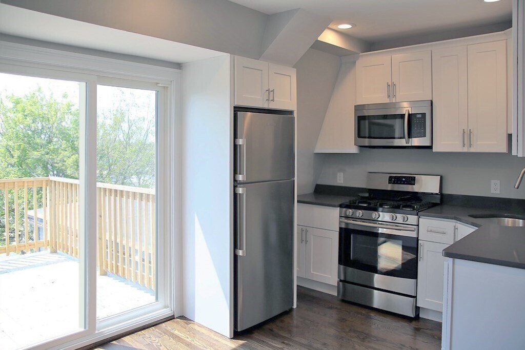 Foto principal - 229 Princeton St