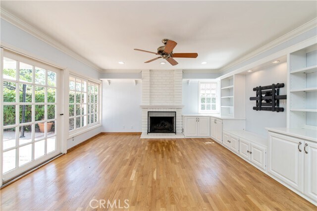 Building Photo - 32 Christamon E