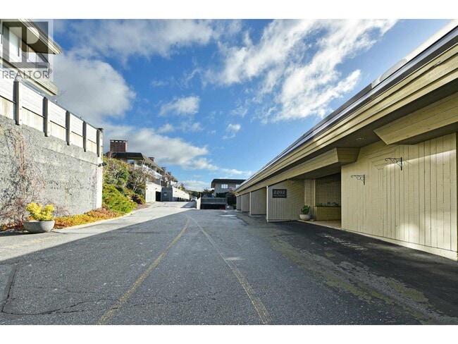 Building Photo - 2202-2202 Folkestone Way