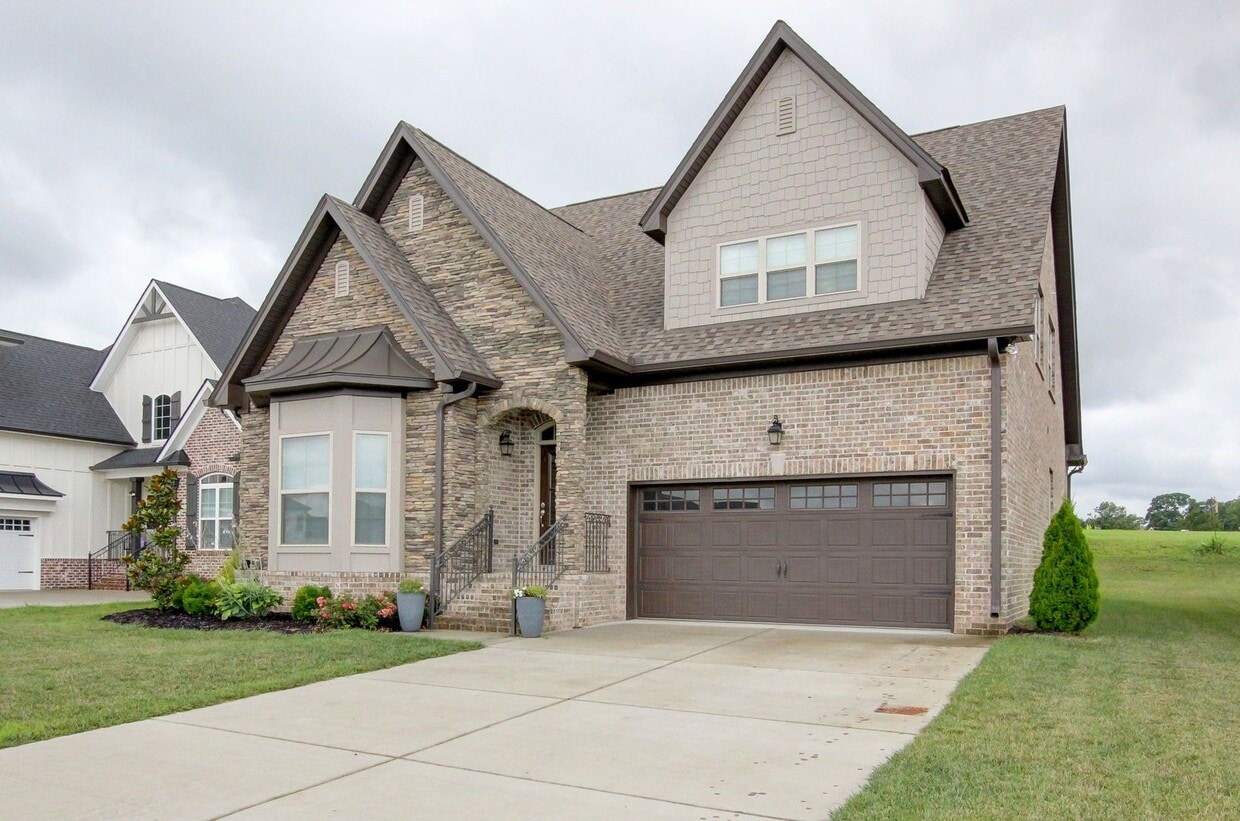 Custom Build in Sango. Wow Factor - Custom Build in Sango.  Wow Factor