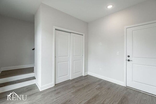 Building Photo - 5706 Sofias Cir