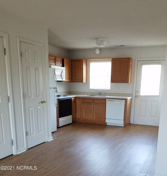 Building Photo - 1000 Hammock Ln