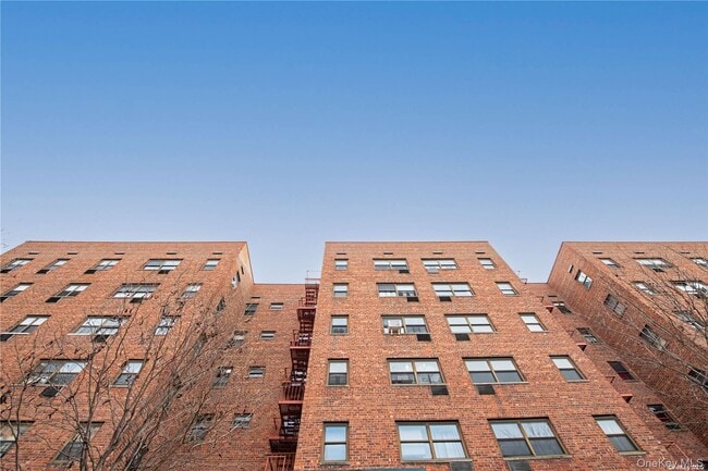 Building Photo - 94-30-94-58 58th Ave