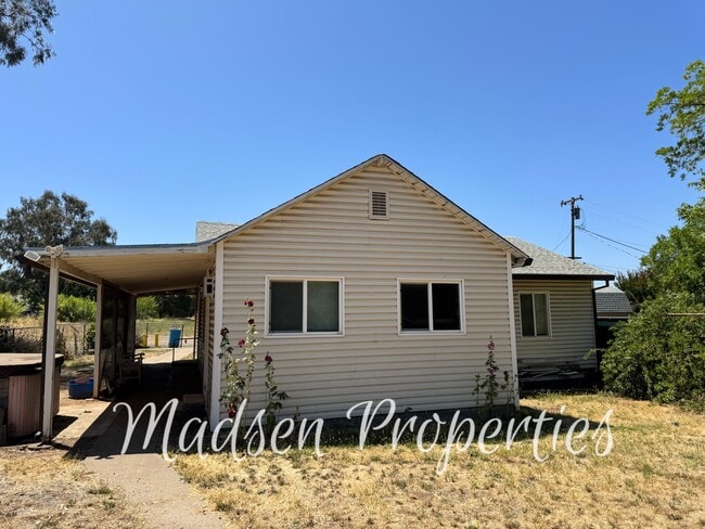 Building Photo - 1980 Helman St