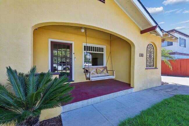 Foto del edificio - 133 N Tassajara Dr