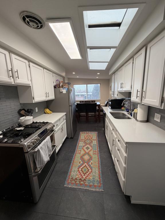 Foto del edificio - 872 Madsen Ln