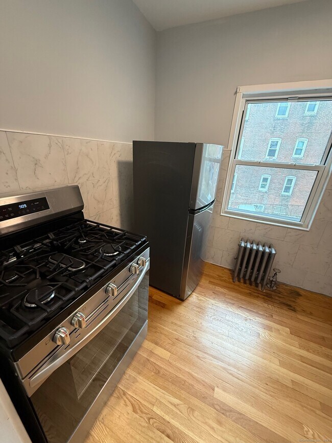 Building Photo - 45 S High St