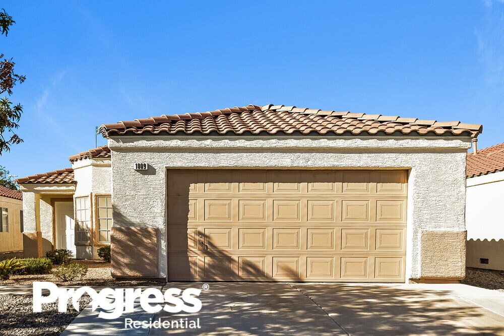 Foto principal - 1009 Cedar Pines St