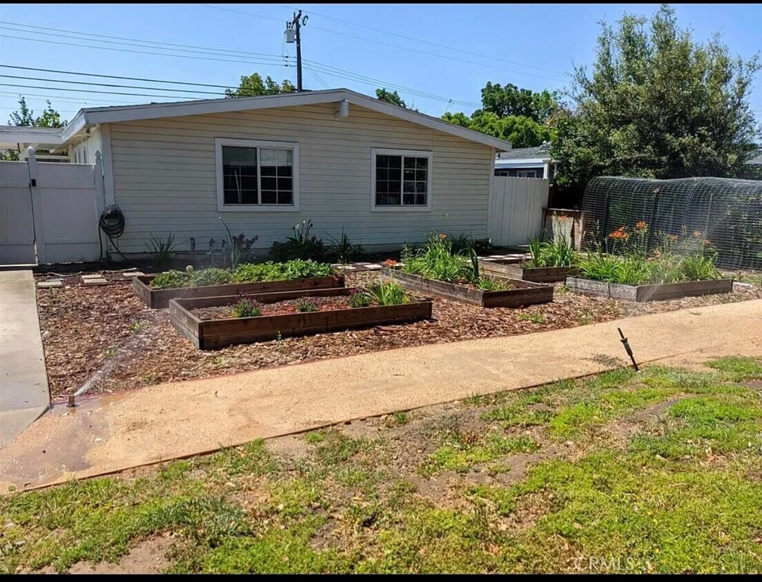 19026 E Mauna Loa Ave