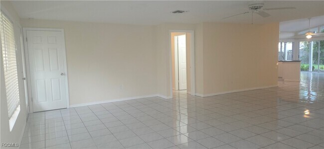 Foto del edificio - 526 102nd Ave N