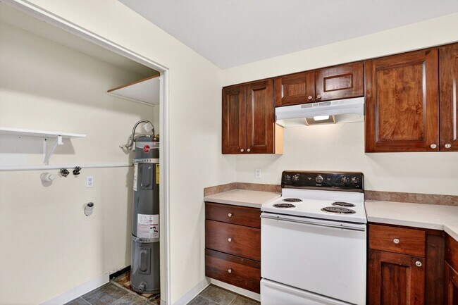 Building Photo - 4801-13 NE Killingsworth