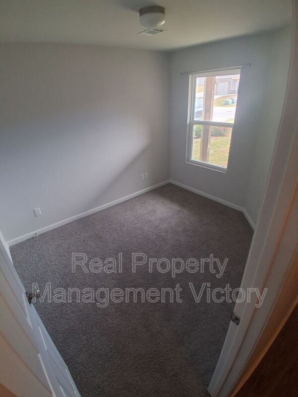 Foto del edificio - 12516 Waterbury Way
