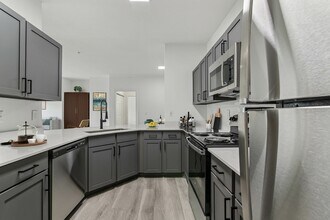 Building Photo - Avana North Point