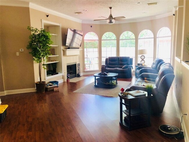 Building Photo - 30819 Trinket Dr