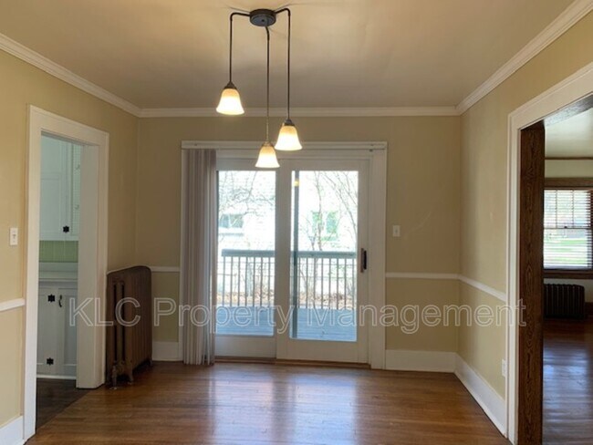 Building Photo - 4321 University Ave