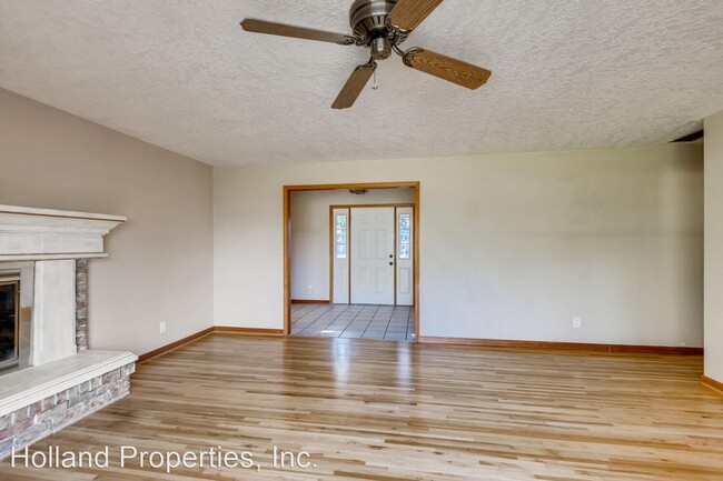 Building Photo - 4 br, 2 bath House - 1275 NE 12th Ave
