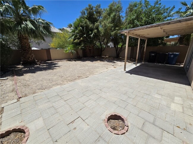 Building Photo - 7525 Hickory Hills Dr