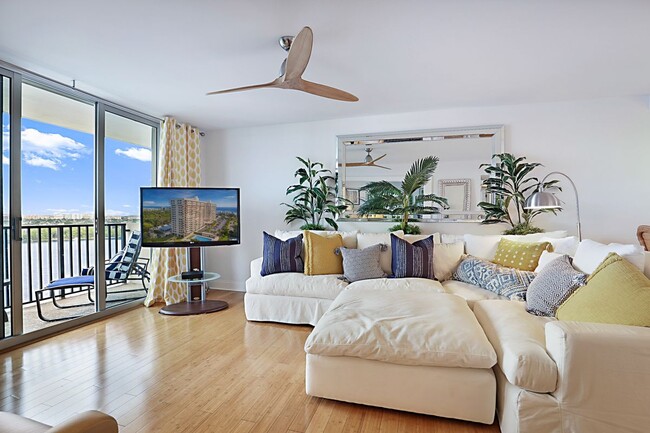 Building Photo - 2121 N Ocean Blvd