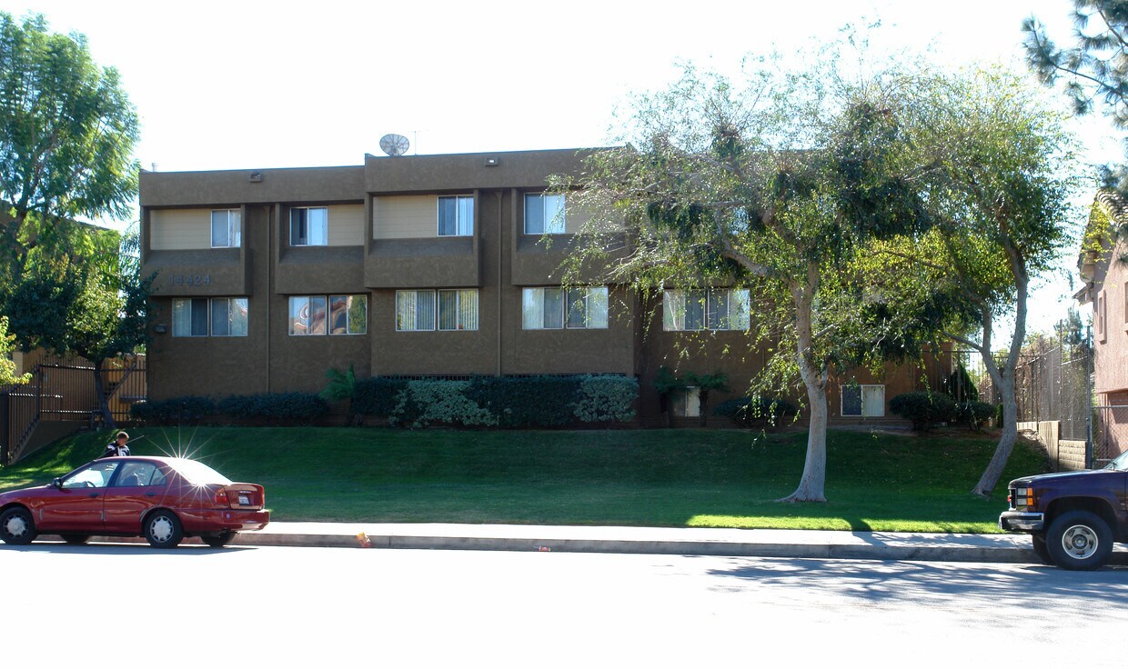 Building Photo - Panorama City Apartments Ii