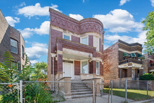 Building Photo - 7315 S Emerald Ave