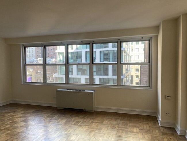 Building Photo - 864 8th Ave