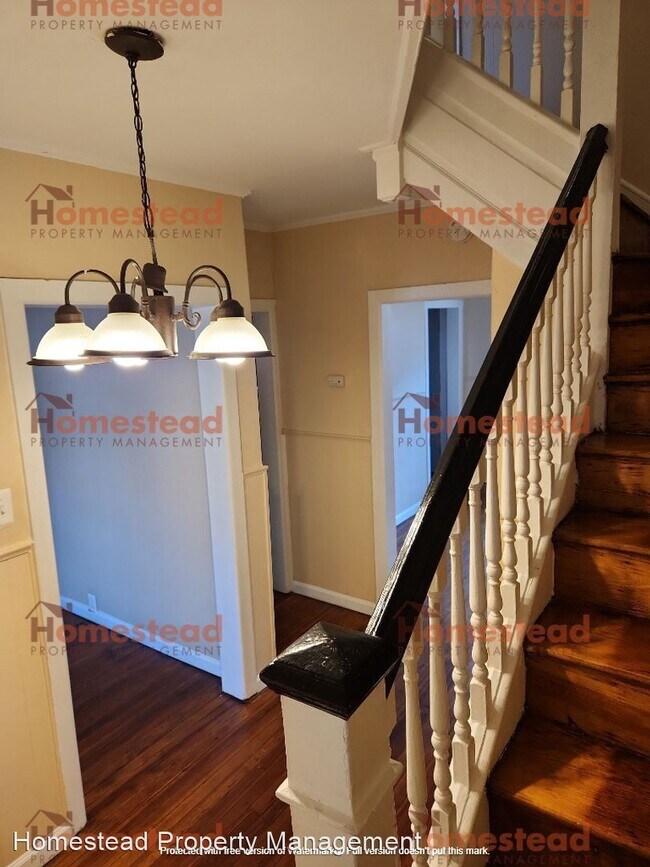 Building Photo - 3 br, 1 bath House - 21 Cedar St