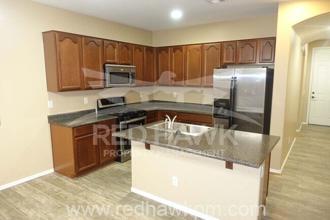 Building Photo - Gorgeous Four Bedroom plus Den, Three Bath...