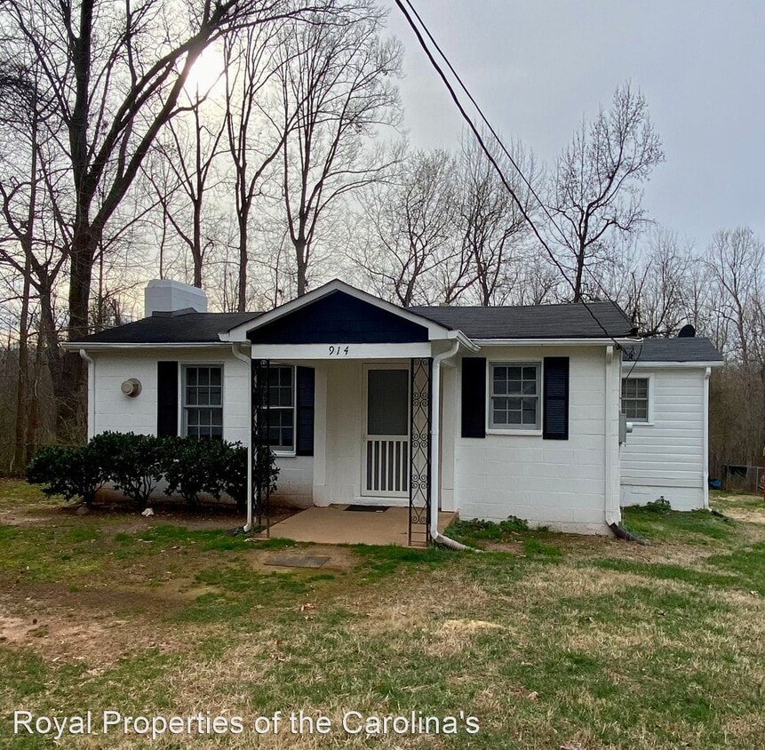 2 br, 1 bath House 914 Ivey Lane House Rental in Statesville, NC
