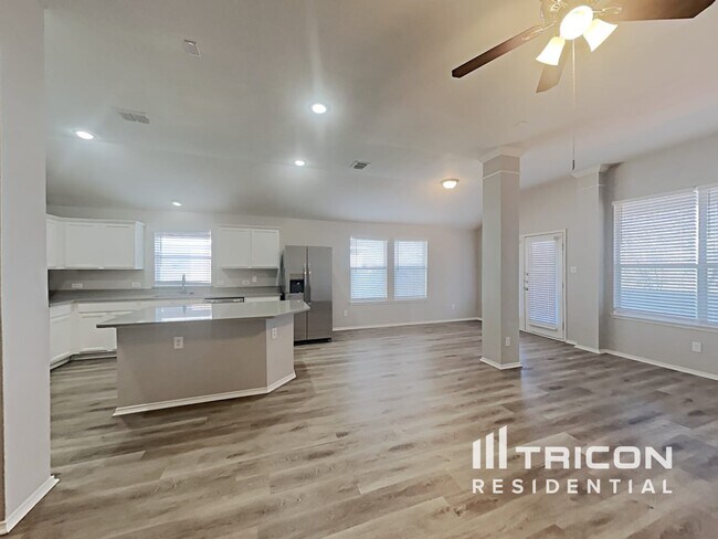 Foto del edificio - 637 Chalk Knoll Rd