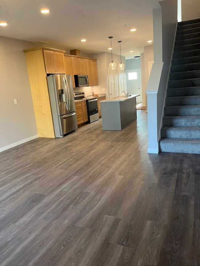 Kitchen/Living - 1505 4th Ave Ln NE