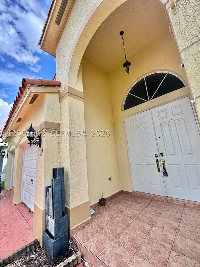 Foto del edificio - 12864 NW 7th St