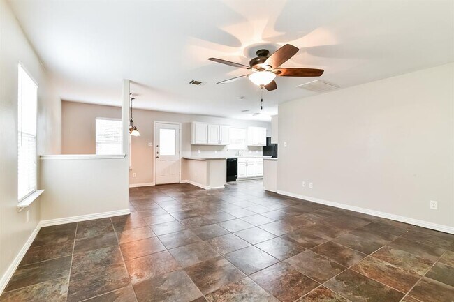 Building Photo - 4722 San Antonio River Dr